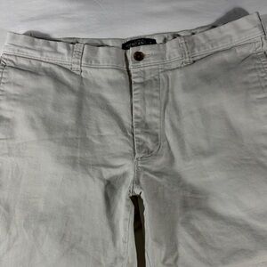 J. Crew mens stone khaki Mercantile Flex flat front 6.5" chino shorts - size 34